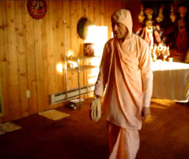 ISKCON Prabhupadanuga Kapindra Swami Chanting Japa Hare Krishna